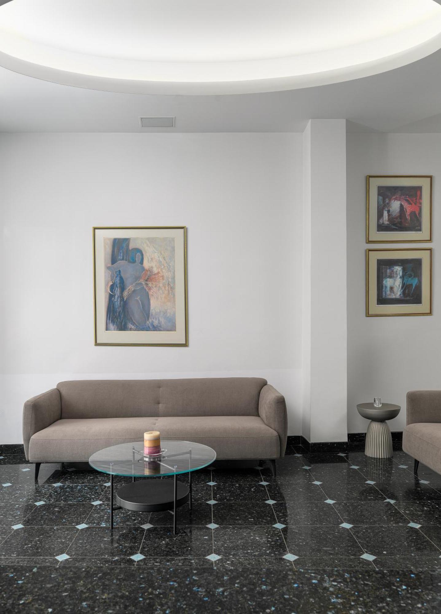 Athos Hotel 3*