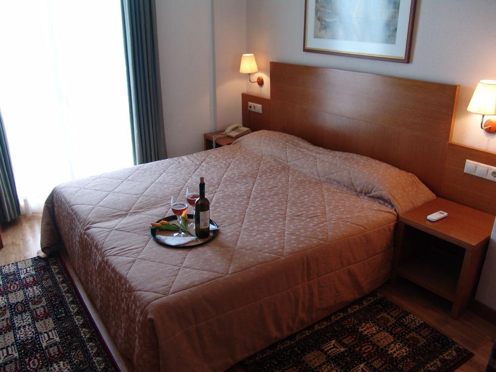 Athos Hotel