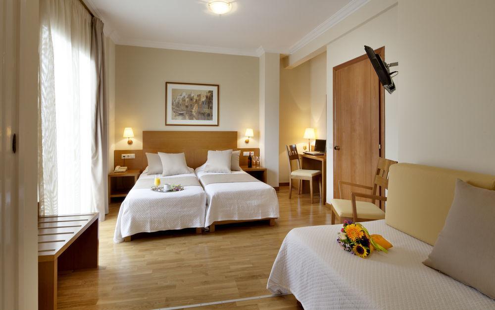 Athos Hotel 3*