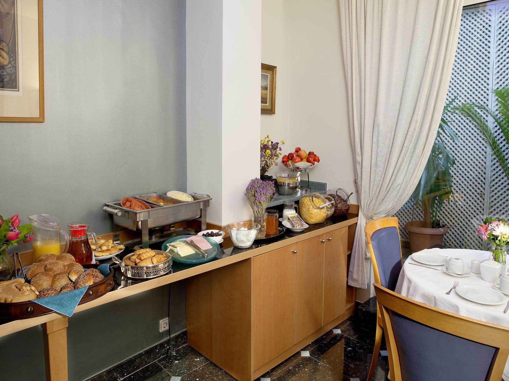 Athos Hotel 3*