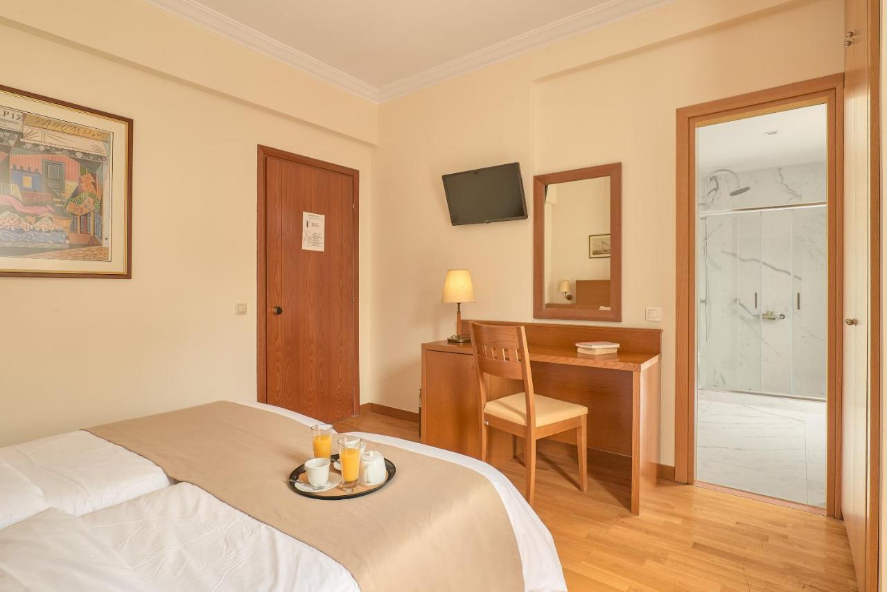 Athos Hotel 3*